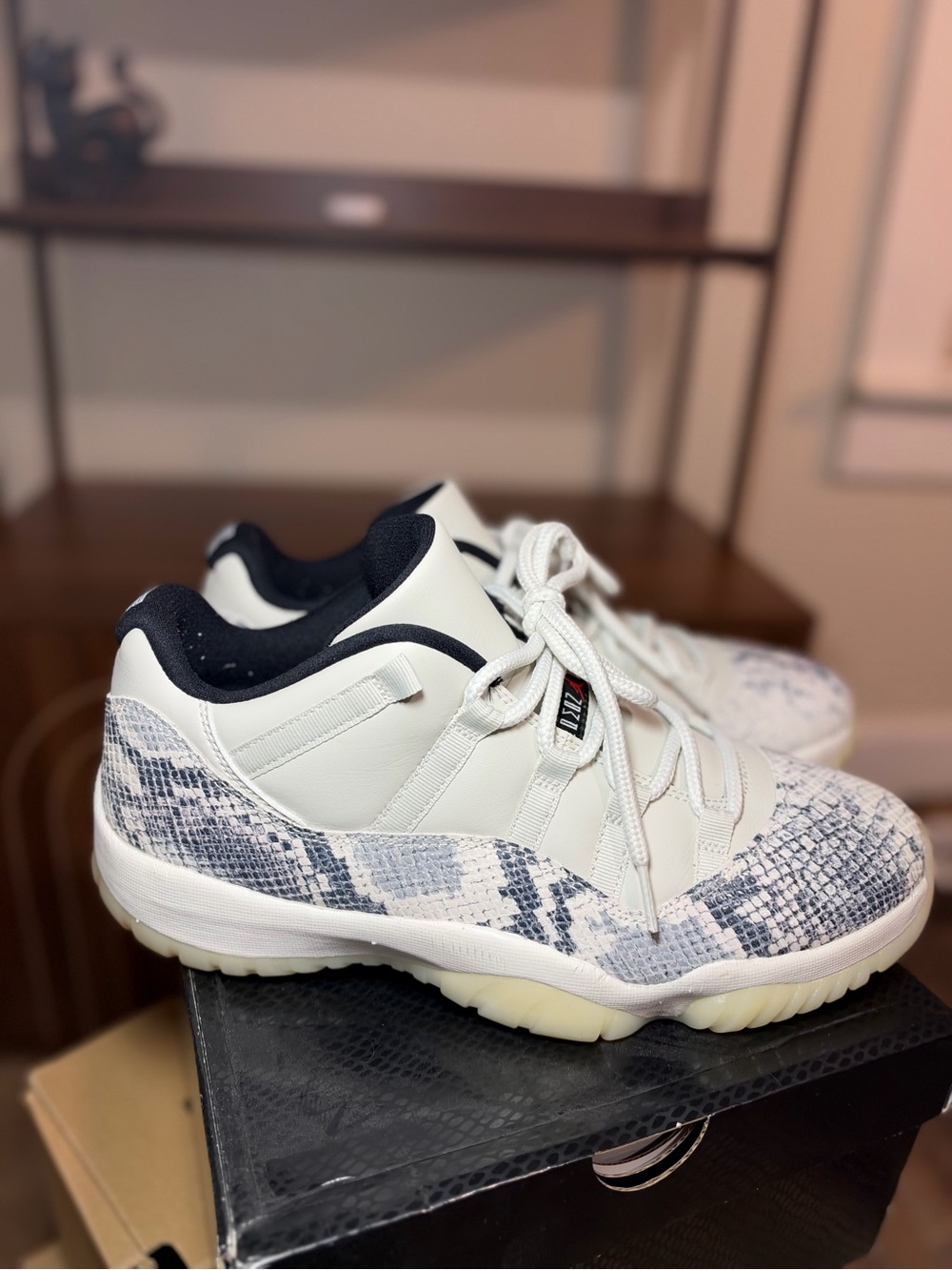 Men’s Jordan 11 Retro Low Snakeskin Light Bone With Box- Size 12